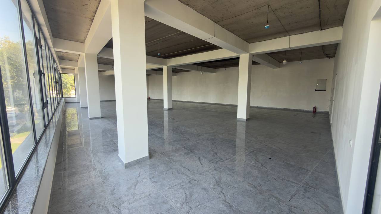 Аренда коммерческого помещения в almazar районе, 1 000 м² — Сафийская, фотография 3