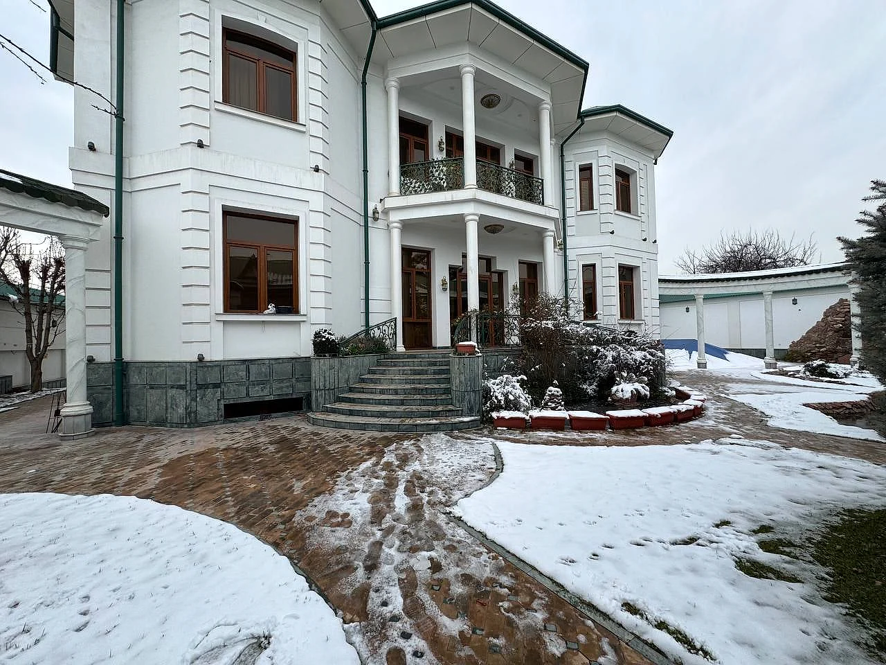 Продажа дома в Мирзо-Улугбекском районе, 1 140 м² — центр Луначарского — Ташкент, mirzo-ulugbek