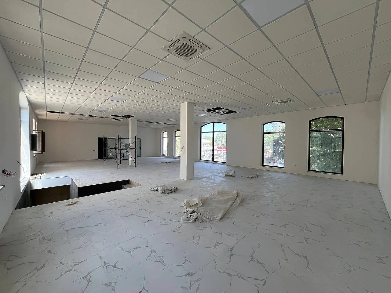 Аренда коммерческого помещения в Мирзо-Улугбекском районе, 605 м² — Луначарский — Ташкент, mirzo-ulugbek